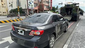 屏東,屏東縣,屏東市,軍車,轎車,車輛,酒駕,車禍,擦撞,肇事,後照鏡（圖／翻攝畫面）