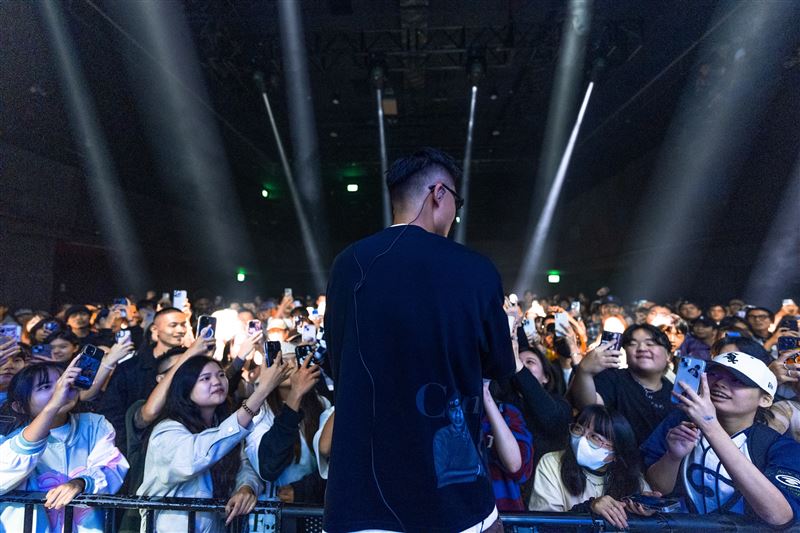 大嘻哈阿法舉辦簽喝會。（圖／FR&alpha;NKIE阿法提供）