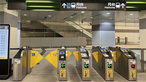 捷運電扶梯下方驚見「神秘區域」　原因曝