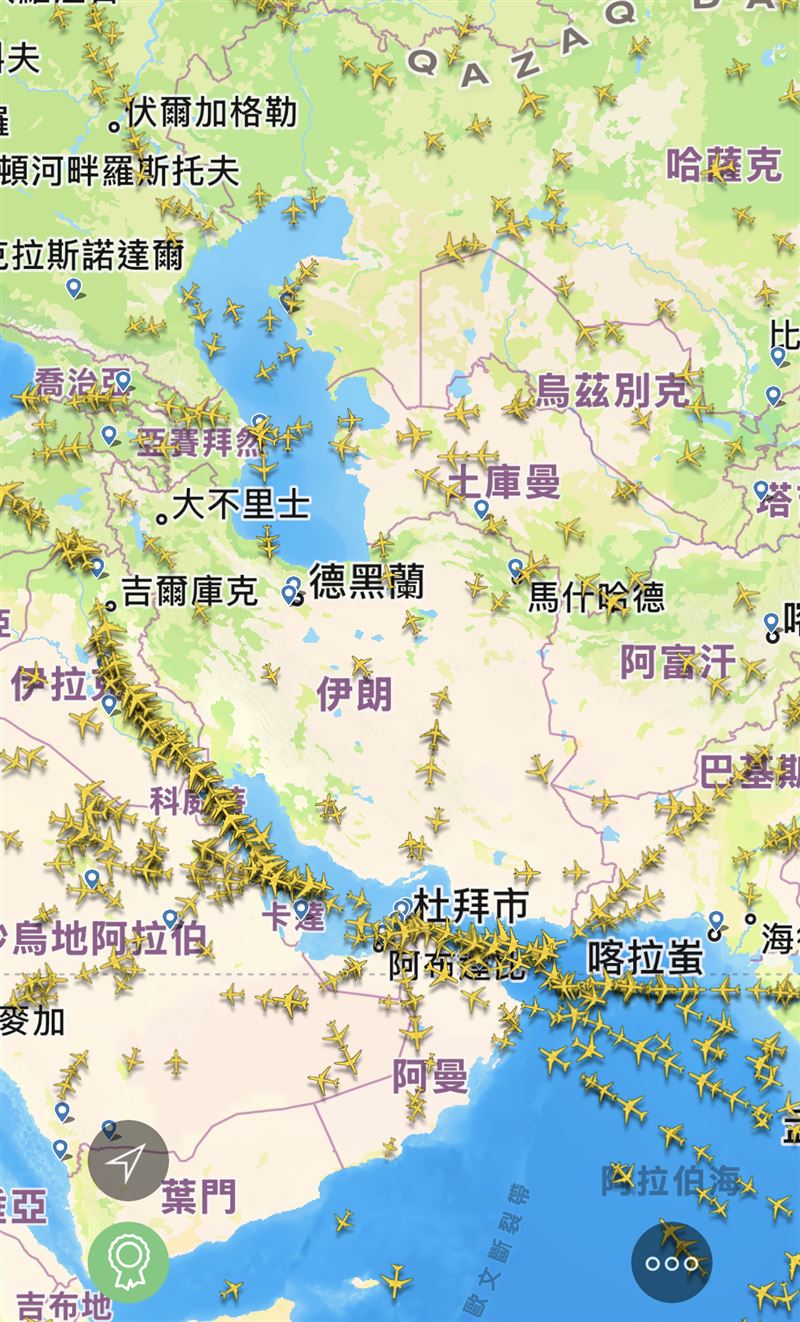 川普在最後一刻取消對伊朗的軍事行動，伊朗原本已經關閉的領空隨後也已經開放。（圖／翻攝flightradar24）