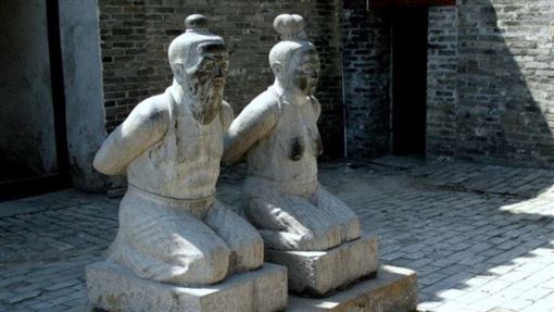 秦檜後人怒求拆除祖先跪像　專家：不准拆