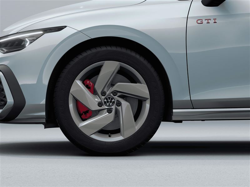 台灣福斯汽車正式導入 2026年式首發特仕車「The Golf GTI冰影純粹版」。（圖／Volkswagen提供）