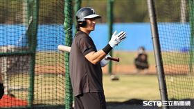 2026世界棒球經典賽台灣隊集訓，外野手陳傑憲打擊練習。（圖／記者劉彥池攝影）