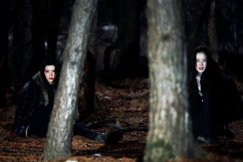 全鐘瑞（右）深感命運將她與同齡的韓韶禧（左）牽在一起，形容跟她合作宛如「命中注定」。（圖／采昌國際多媒體 提供）