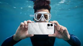 OPPO A6s 5G通過IP69防塵防水，加入水下相機模式，為拍攝帶來更多有趣的玩法。