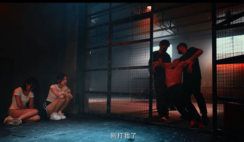 遊戲也還原了豬仔被拘禁、虐待。（圖／翻攝自Steam網站）