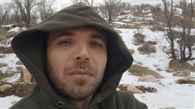 旅台15年庫德族青年易馬丁接受中央社視訊訪問曾旅台15年求學的庫德族青年易馬丁，13日自中東地區接受中央社視訊訪問，由他的浮根身分視角，來觀察和解讀伊朗去年12月底爆發的示威抗議衝突。（易馬丁提供）中央社記者施婉清開羅傳真　115年1月15日