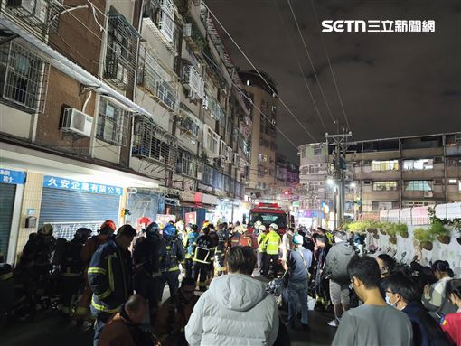 新／公寓陷火海！屋主逃生樓上房客受困