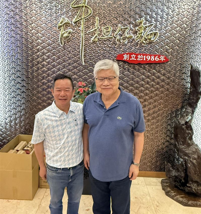 台積電董事長魏哲家到「台中担仔麵總店」用餐。（圖／翻攝自台中担仔麵總店臉書）