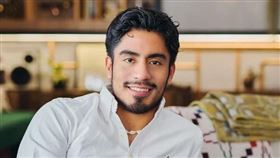 海外網友挖出疑似威廉過去流出的私密照片。（圖／翻攝自X）