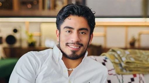 男男戀男星私密照疑被挖　驚人尺度全流出