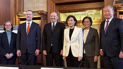 對等關稅15%不疊加　台美官員簽MOU合照曝