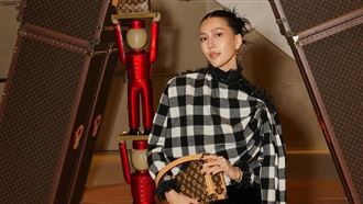 莫莉爆逼助理輕生首公開露面　燦笑模樣曝