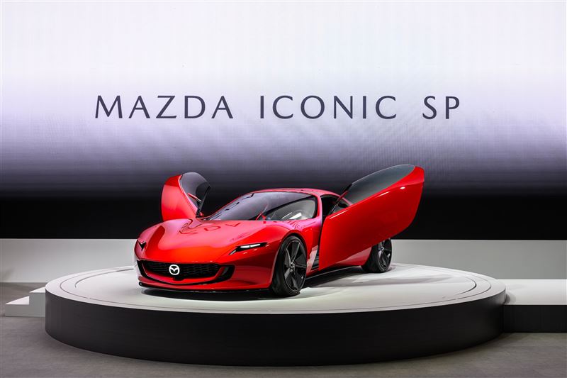 MAZDA ICONIC SP概念跑車將於1月9日至18日移師臺中國家歌劇院展出。（圖／MAZDA提供）
