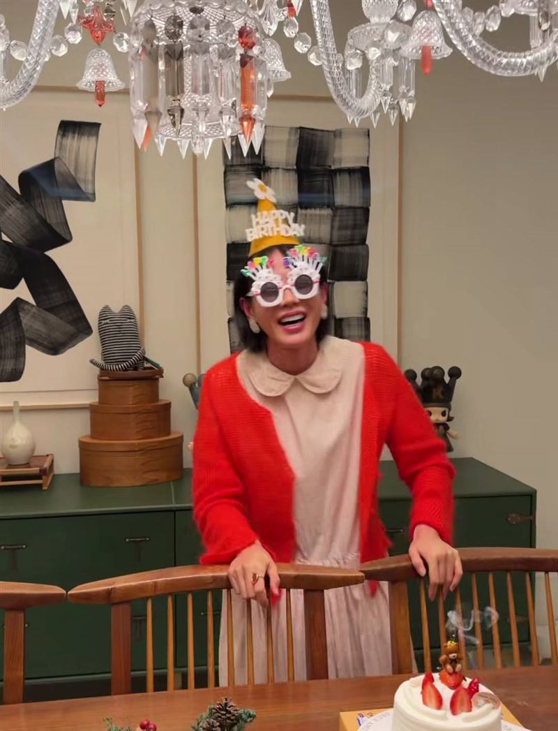 孫藝真被兒子逗笑。（圖／翻攝自孫藝真IG）