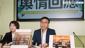 鍾佳濱諷刺黃國昌，就喜歡像國王一樣，對於非自己所能左右，但是情勢必然發生的事情加以預告再加以解釋。（圖／記者楊士誼攝影）