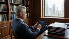 有錢人都在做的7件事曝光了，日本前國稅局官員小林義崇不怕被處罰，勇感揭開致富密碼。（圖／翻攝自小林義崇YT、翻攝自pixabay、AI 生成示意圖） 