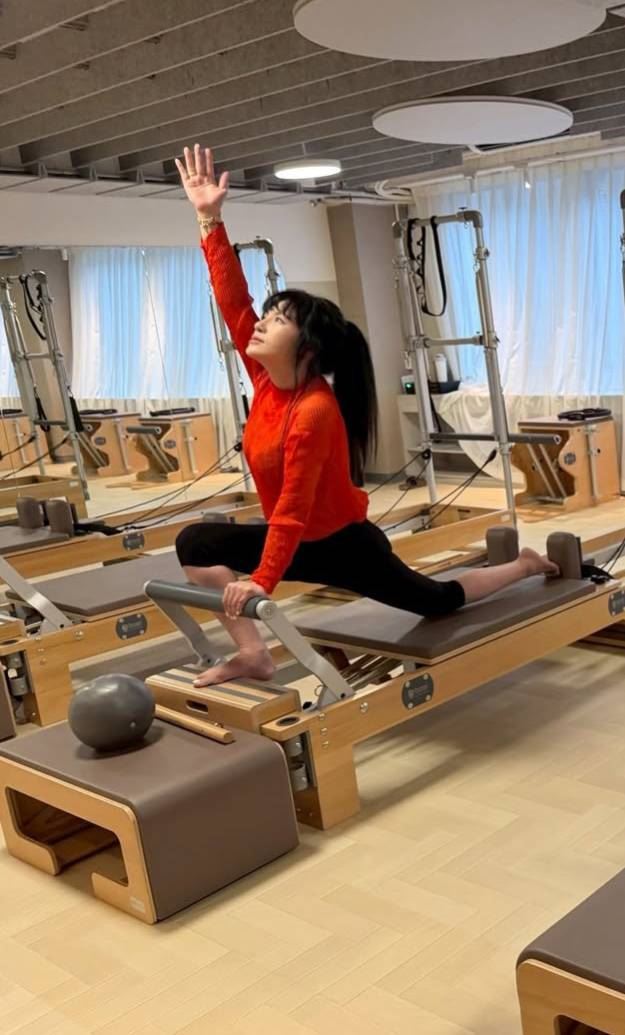 唐綺陽身體曲線被看光。（圖／翻攝自唐綺陽IG）