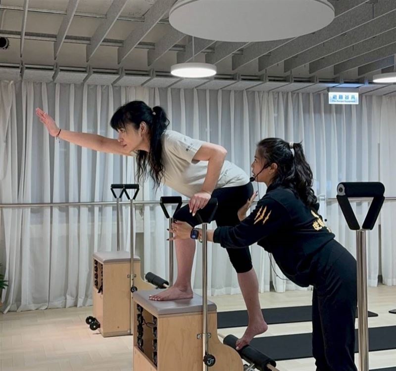 唐綺陽瘦身成功後，投入皮拉提斯運動。（圖／翻攝自唐綺陽IG）
