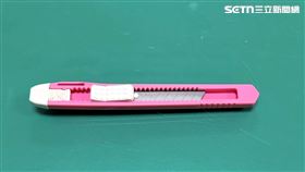 北市吳女掏美工刀要求公車司機開到派出所遭強制送醫。（圖／翻攝畫面）