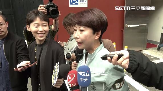 陳亭妃受訪透露跟林俊憲在黨團大會見面、談話內容。（圖／翻攝畫面）