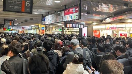 東京通勤大亂！JR「2路線」停電全線停駛