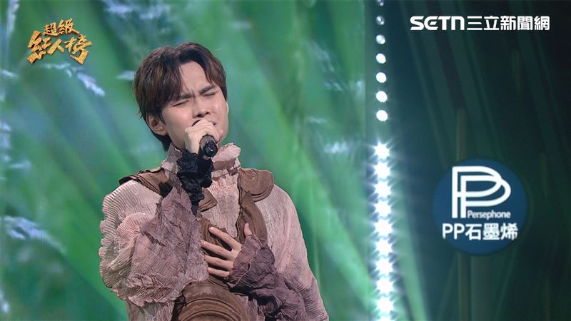 偶像組衛冕者鄺澤東選唱許富凱的經典歌曲《南風》。（圖／超級紅人榜提供）