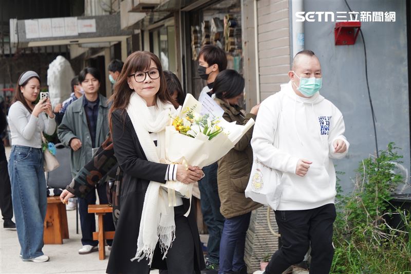 龍千玉來曹西平靈堂追悼。（圖／記者趙于瑩攝影）