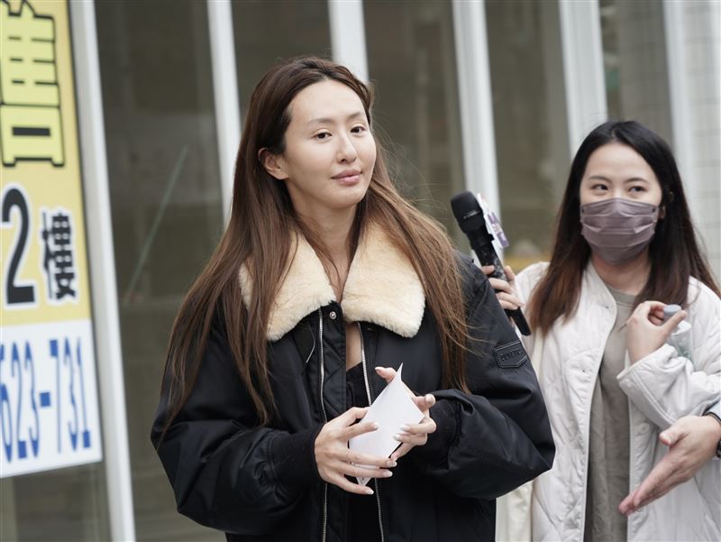 薔薔現身曹西平靈堂。（圖／記者趙于瑩攝影）