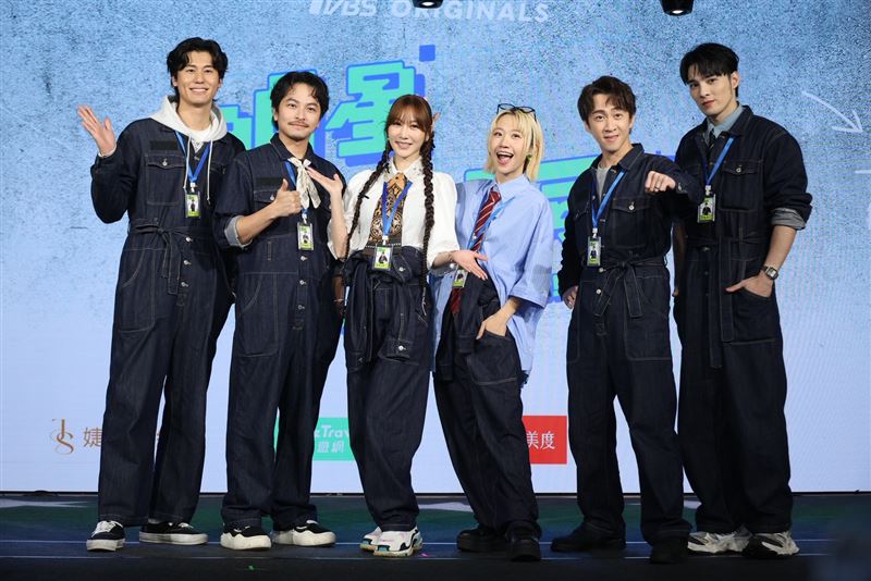 風田（左起）、楊銘威、曾莞婷、Lulu黃路梓茵、陳漢典、黃偉晉主持新節目。（圖／記者鄭孟晃攝影）
