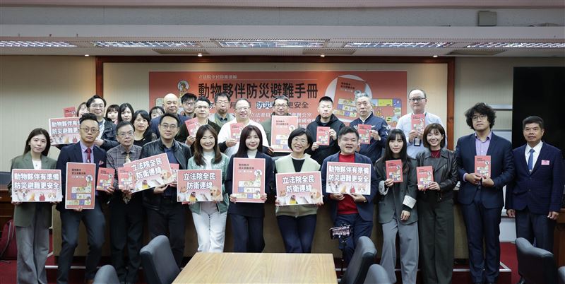 動物版小橘書亮相，並納入各種特殊寵物需求。（圖／吳沛憶國會辦公室提供）