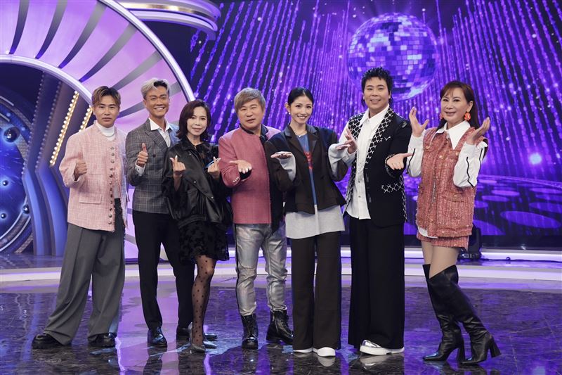 歐漢聲(左起)、林俊逸、曾心梅、胡瓜、李千娜、邵大倫、陳亞蘭主持群和特別嘉賓李千娜。（圖／記者趙于瑩攝影）