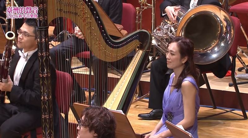 太棒了！灣聲樂團2026新年音樂會預告將歐洲巡演，讓世界聽見臺灣。圖為 豎琴老師LULU。（圖／灣聲樂團提供）