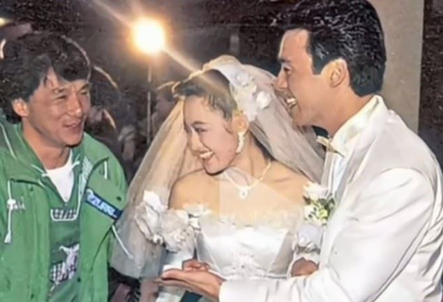 章小蕙在訪談中提到，曾於某年聖誕節預訂餐廳，希望與孩子共度佳節，卻臨時聯絡不上子女、電話也無法接通。（圖／翻攝自IG）