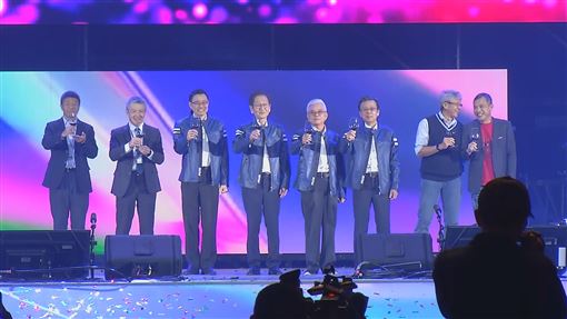 華碩尾牙！施崇棠撒8千萬紅包、全加碼1萬