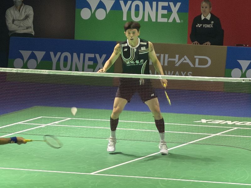 台灣羽球好手林俊易在印度公開賽成功掌控風勢，並降低自己的失誤，逆轉獲勝打進4強。（圖／中央社）