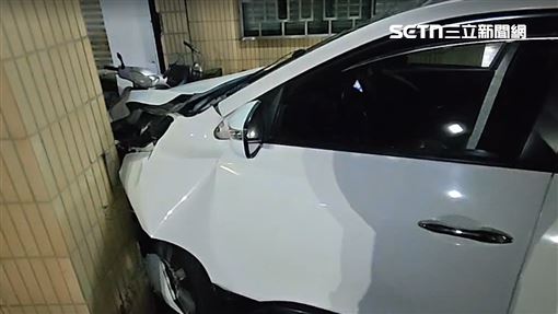 台灣大道嚴重事故！車毀卡騎樓…5人受傷