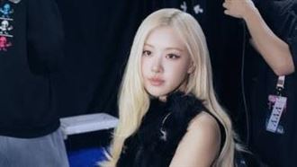 Rosé爆同性戀與秀智放閃　她親吐1字回應