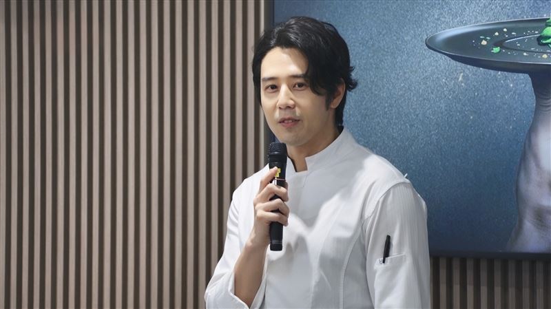 胡宇威在被問後不後悔參加比賽時大喊：「我最後悔！」。（圖／華視提供）