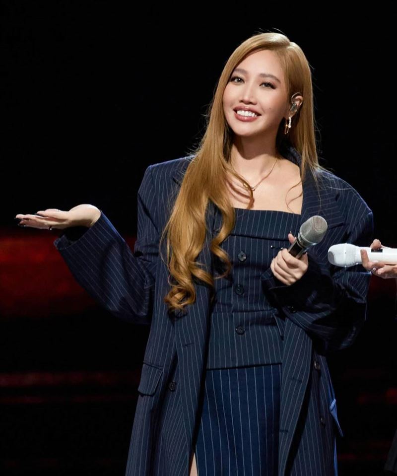 A-Lin尾牙開唱卻見到員工寫錯名。（圖／翻攝自IG）