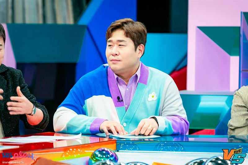 活躍於《兩天一夜》與《驚人的星期六》的搞笑藝人文世潤成為FNC旗下最後一批綜藝線藝人。（圖／翻攝自韓網）