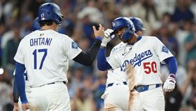 大谷翔平和貝茲（Mookie Betts）（圖／美聯社／達志影像）