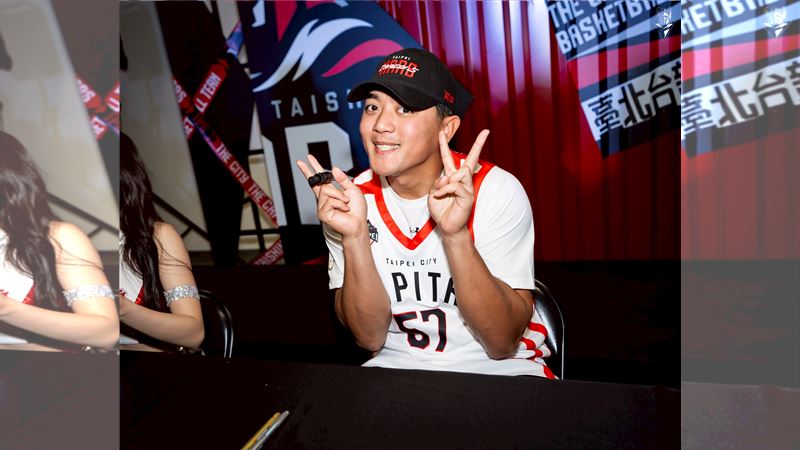 味全龍內野手拿莫．伊漾參加台北戰神賽前球迷見面會。（圖／台北戰神提供）