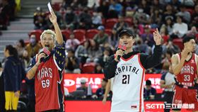 味全龍內野手李凱威幫戰神、特攻之戰開球。（圖／記者劉彥池攝影）