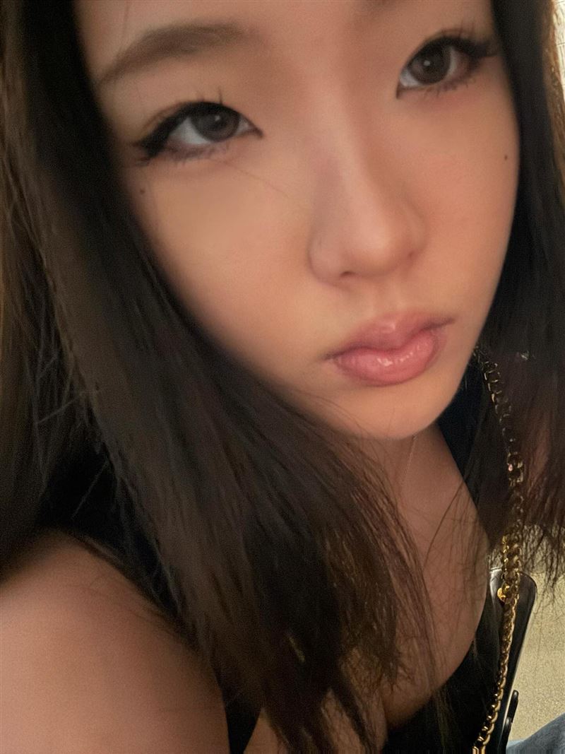 小S大女兒Elly20歲生日，越來越成熟美麗。（圖／翻攝自臉書）