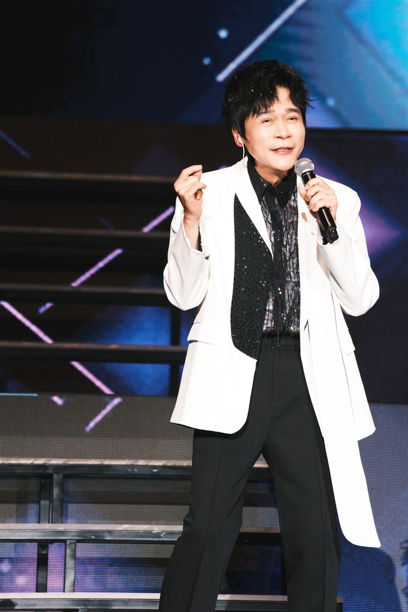 洪榮宏在高雄開唱，總統賴清德驚喜現身。（圖／阿爾發音樂提供）