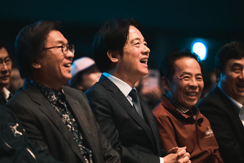 洪榮宏在高雄開唱，總統賴清德驚喜現身。（圖／阿爾發音樂提供）