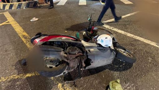 三峽死亡車禍！媽載女兒碰撞貨車 1死1傷