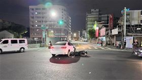 車禍,骨折,自小客,斷腿,