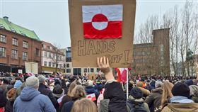 丹麥與格陵蘭社群發起在各地同步舉行「別碰格陵蘭」（Hands off Greenland）遊行。（圖／取自X）